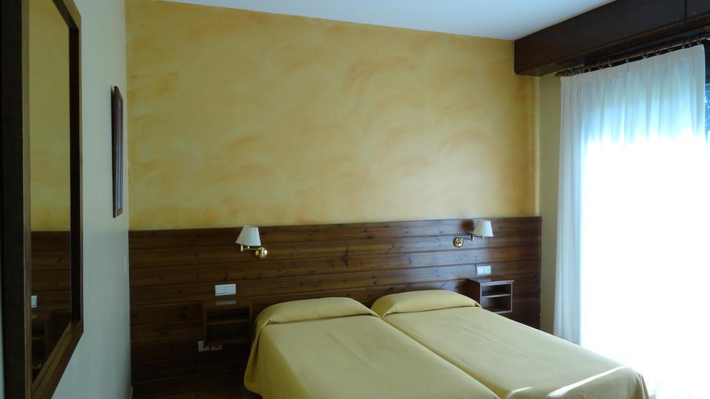 Hotel Pla Del Pi Prats I Sansor 部屋 写真